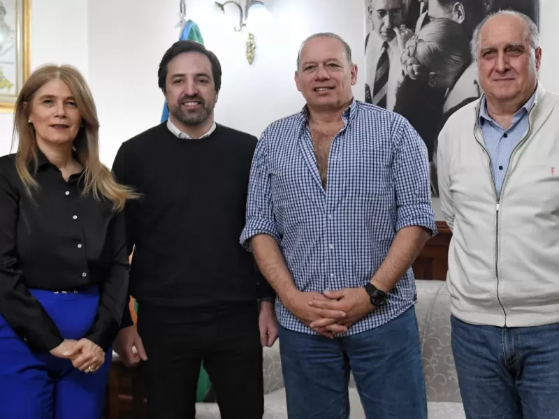 Magario y Kreplak analizaron nuevos proyectos para fortalecer el sistema de salud bonaerense