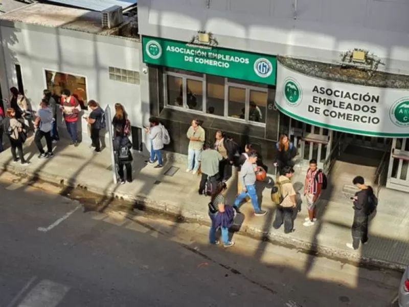 Allanamientos por los incidentes en el shopping: secuestran celulares y avanzan imputaciones