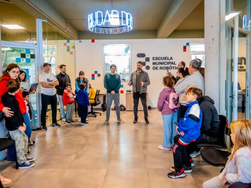 Inicia un nuevo ciclo de la Escuela Municipal de Rob&oacute;tica con m&aacute;s de 400 inscriptos