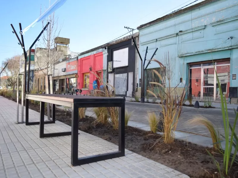 Magdalena inauguró la primera etapa del nuevo Centro Comercial de calle Brenan
