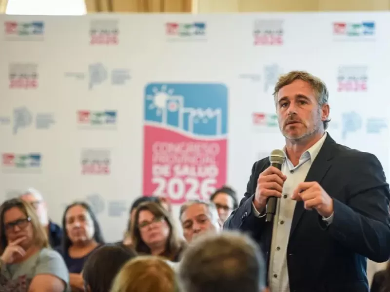 Ach&aacute;val respald&oacute; la reelecci&oacute;n indefinida de intendentes y defendi&oacute; las PASO