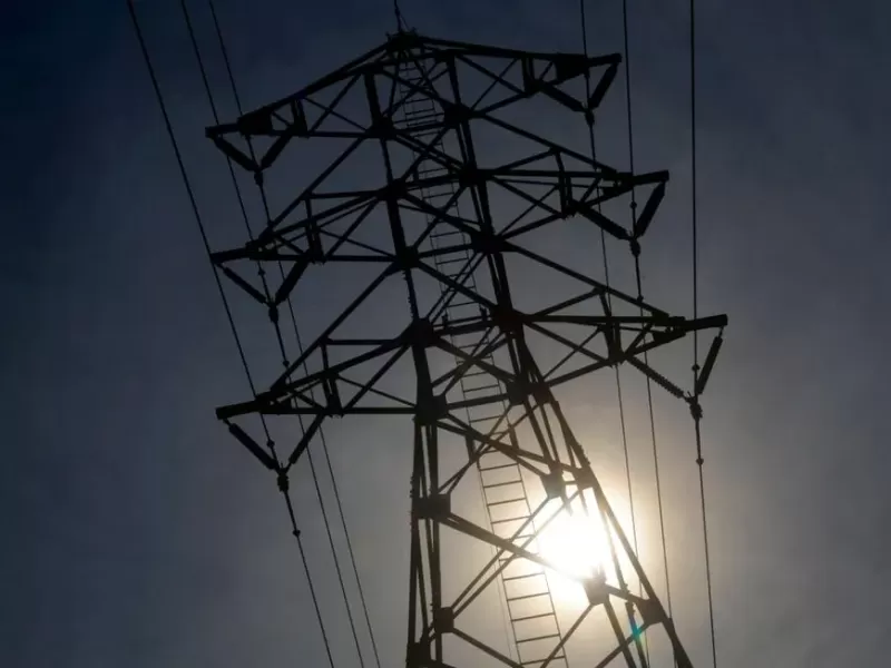 El Gobierno prorrog&oacute; la emergencia del sector el&eacute;ctrico hasta fines de 2027