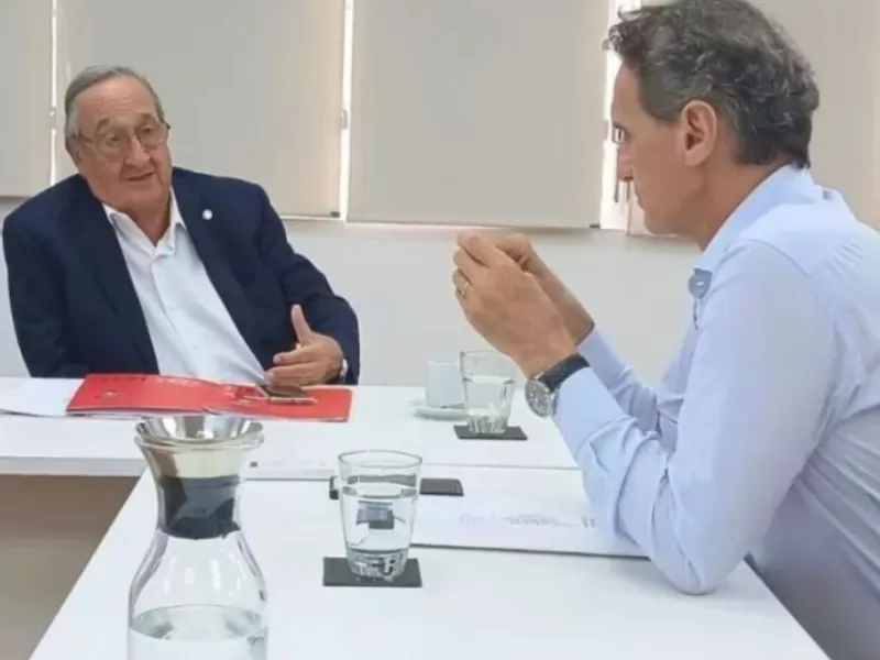 Lunghi gestion&oacute; obras clave ante Katopodis: cloacas para Vela y finalizaci&oacute;n de los Consultorios Externos