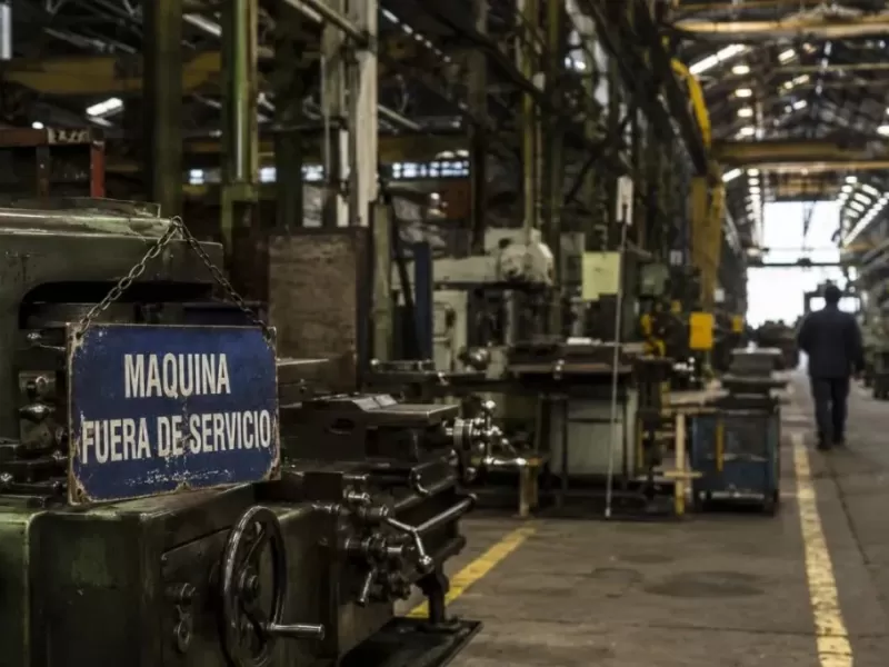La crisis industrial profundiza la ca&iacute;da del empleo y pone en riesgo a miles de pymes