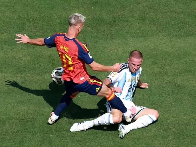 La selección Argentina dio pelea, pero fue superado por España que ganó 1 a 0