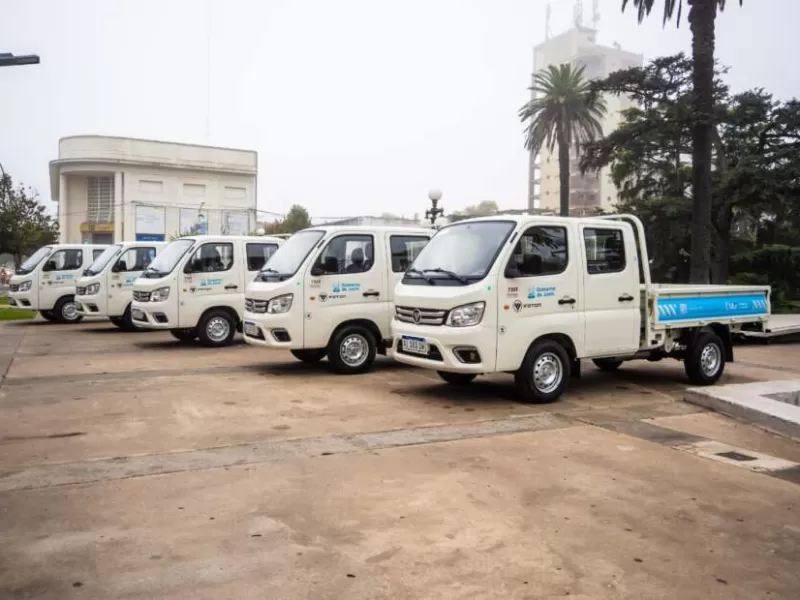 Incorporan nuevos camiones para reforzar servicios municipales y modernizar su flota