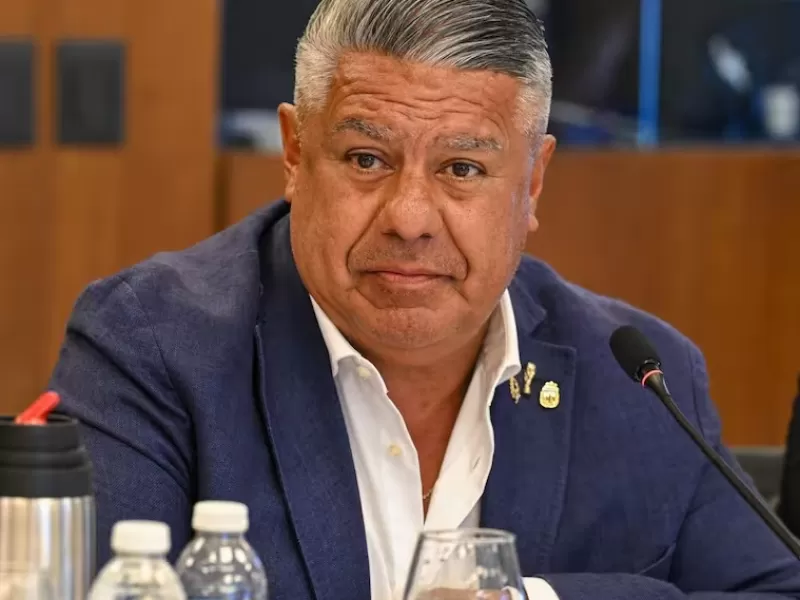 Le negaron la salida del pa&iacute;s al Chiqui Tapia