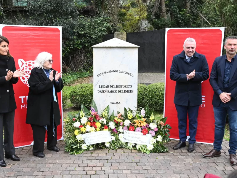 Julio Zamora encabezó el acto por el 220° aniversario del desembarco de Santiago de Liniers