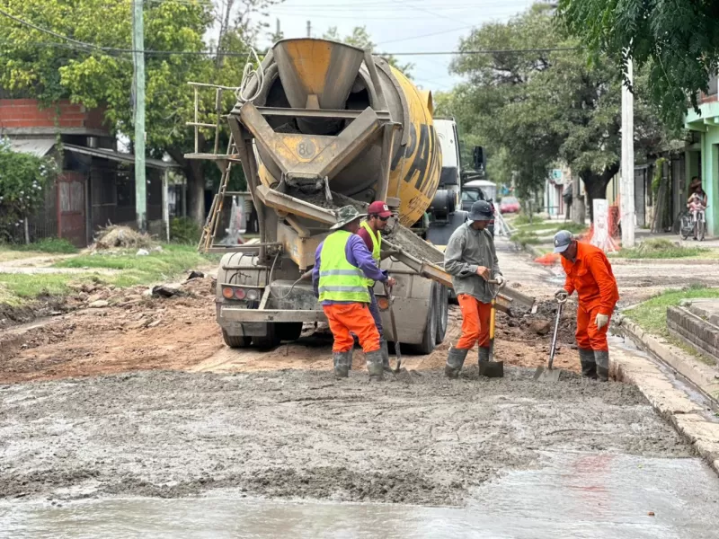 El municipio avanza con obras viales en barrios y localidades