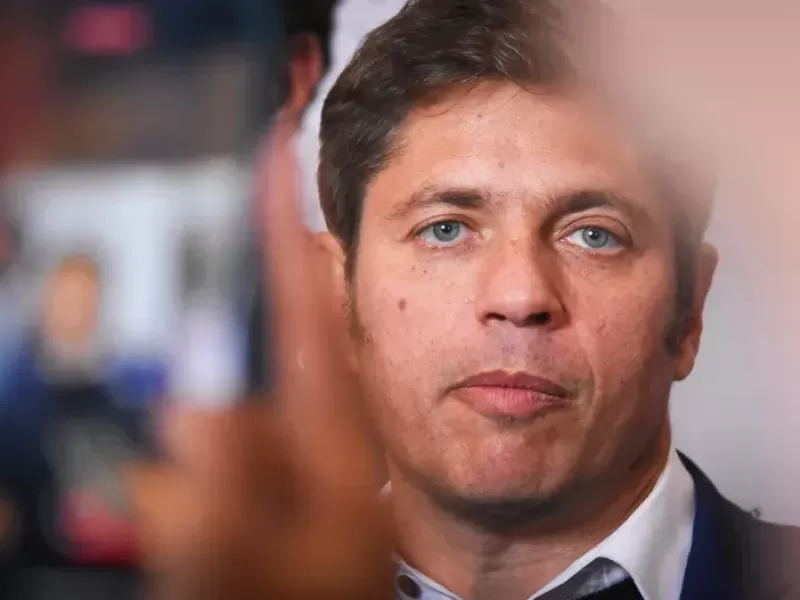 El endeudamiento pedido por Kicillof se frena: la oposición exige garantías, reparto del fondo y avance en pliegos clave