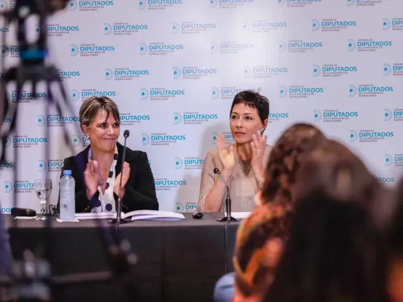 Presentaron la &ldquo;Ley Ema&rdquo; para prevenir la violencia digital en las escuelas bonaerenses