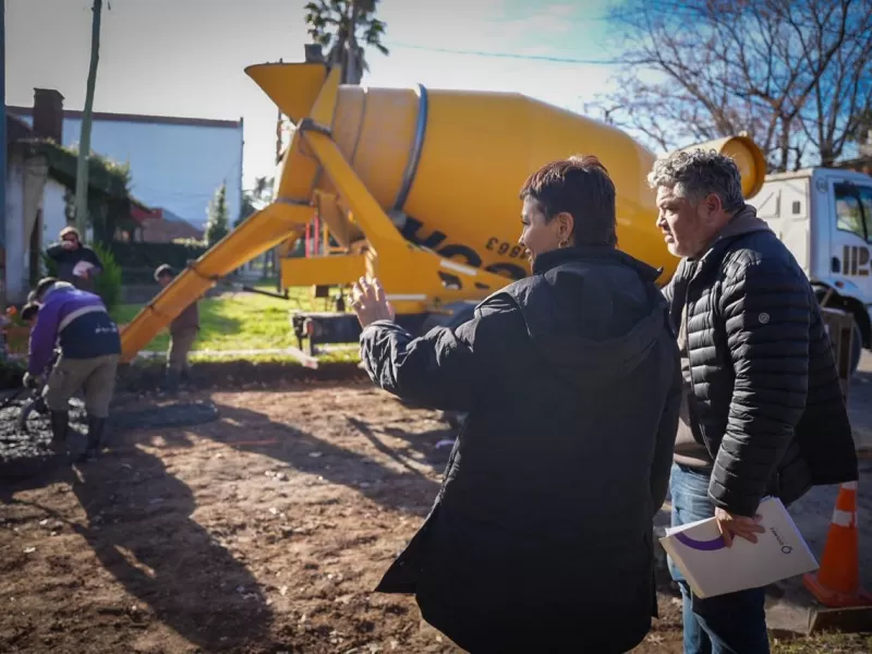 Avanza las obras de bacheo y mejoras en servicios públicos con fondos municipales