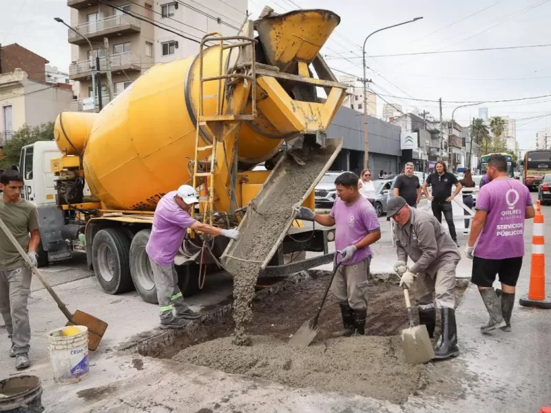 Avanzan las obras de bacheo en el centro para mejorar la circulaci&oacute;n antes del inicio de clases 2026