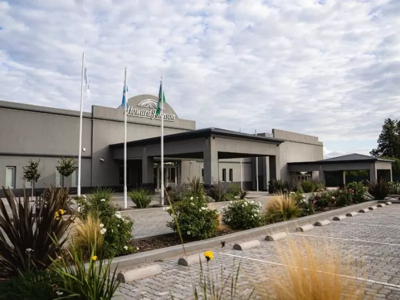 Albamonte destacó que el nuevo Howard Johnson puede impulsar inversiones y empleo