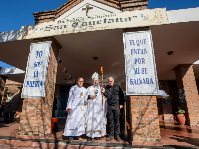 Carlos Balor y Monse&ntilde;or Tissera en la celebraci&oacute;n por San Cayetano