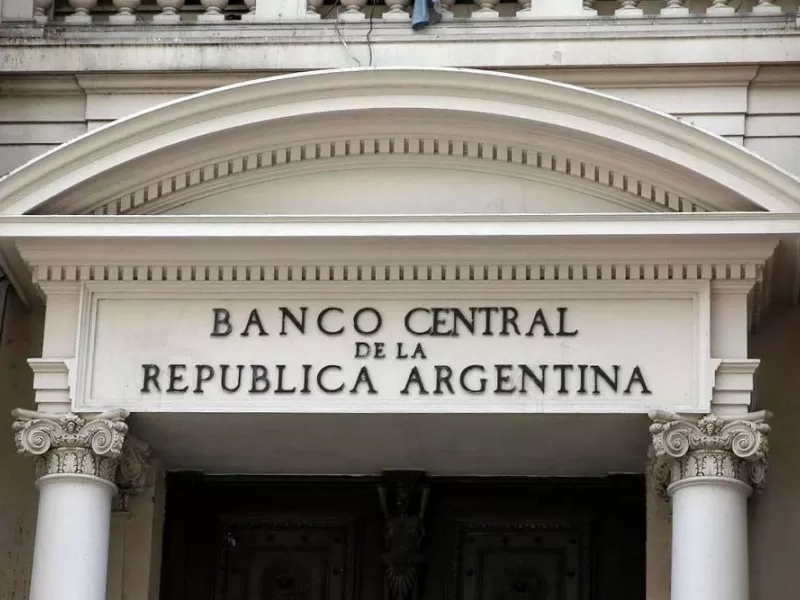 Consultoras y bancos prev&eacute;n una inflaci&oacute;n del 30% para 2026 y un d&oacute;lar a $1.673 a fin de a&ntilde;o