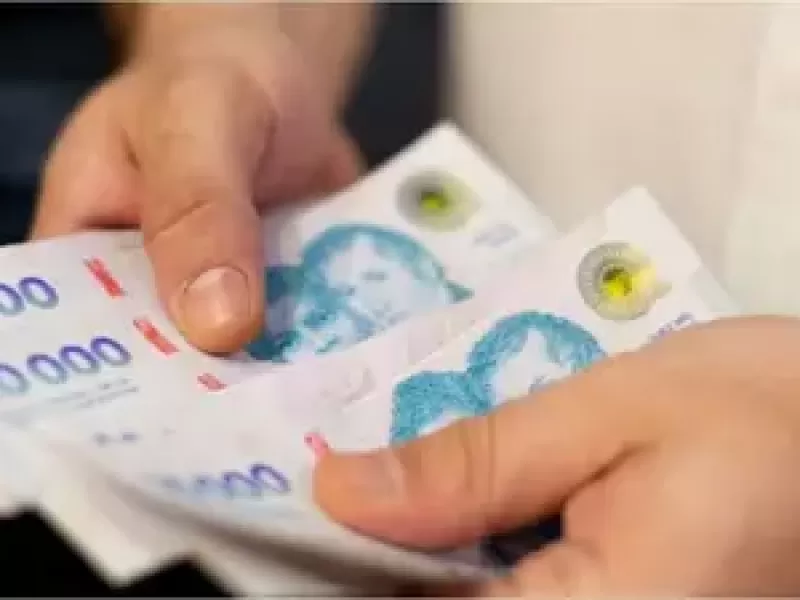 El salario real volvi&oacute; a caer en febrero y acumula seis meses de retroceso