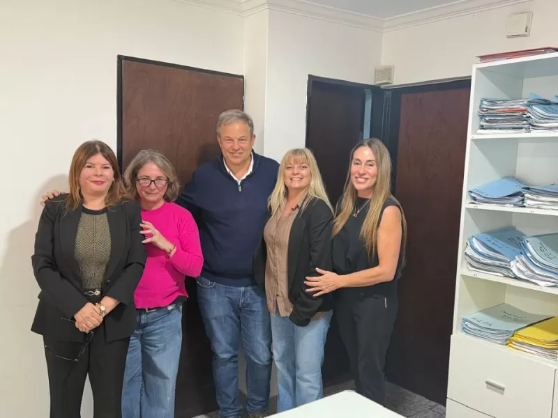 Cascallares acompañó en la firma de su escritura a familias de Longchamps, Glew, Burzaco, Mármol y Don Orione