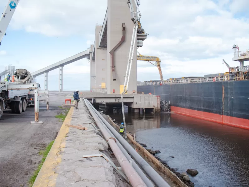 Puerto Quequén continua con una obra clave de infraestructura en sus muelles