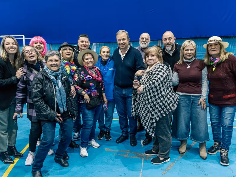 Más de 2 mil adultos mayores celebraron el mes del abuelo
