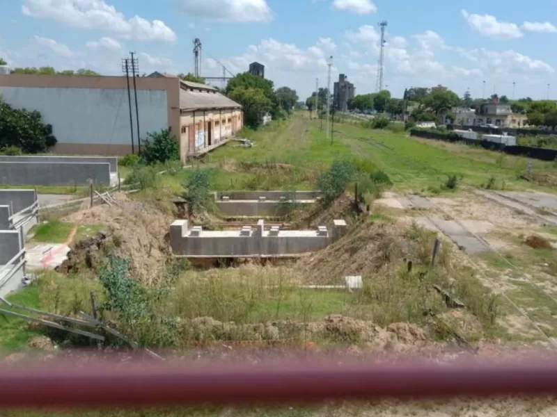 Petrecca insiste por el viaducto de Rivadavia y presenta avances ante nuevas autoridades ferroviarias
