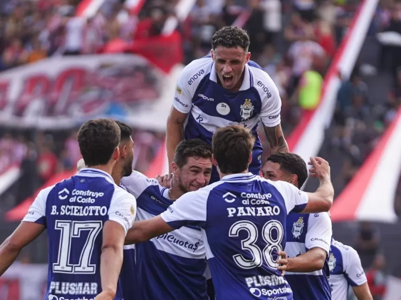 Gimnasia derrot&oacute; 2-0 a Barracas Central y habr&aacute; cl&aacute;sico platense ante Estudiantes