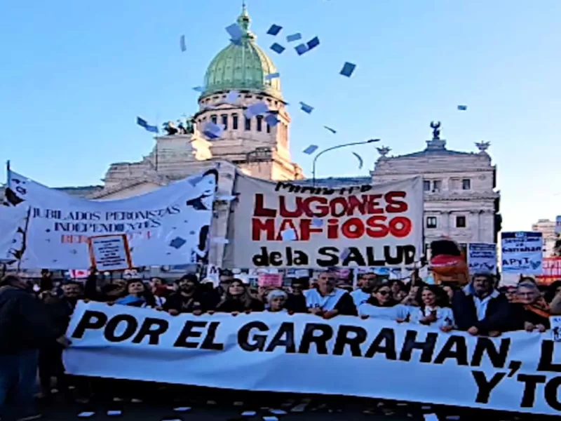 Masiva marcha por la salud: fuerte reclamo contra Lugones y advertencia de paro nacional