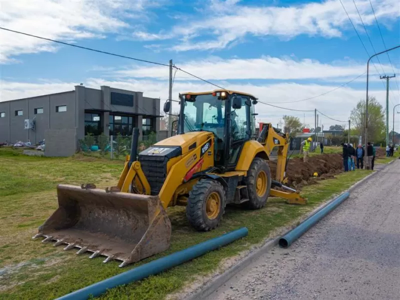 Avanza la ampliación de la red de agua potable que beneficiará a cuatro barrios