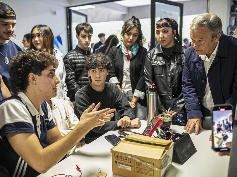 Se potencia el futuro tecnológico con el Club de Robótica de la UNAB
