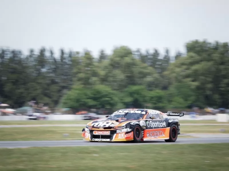 Kicillof asistió al Gran Premio Coronación del Turismo Carretera