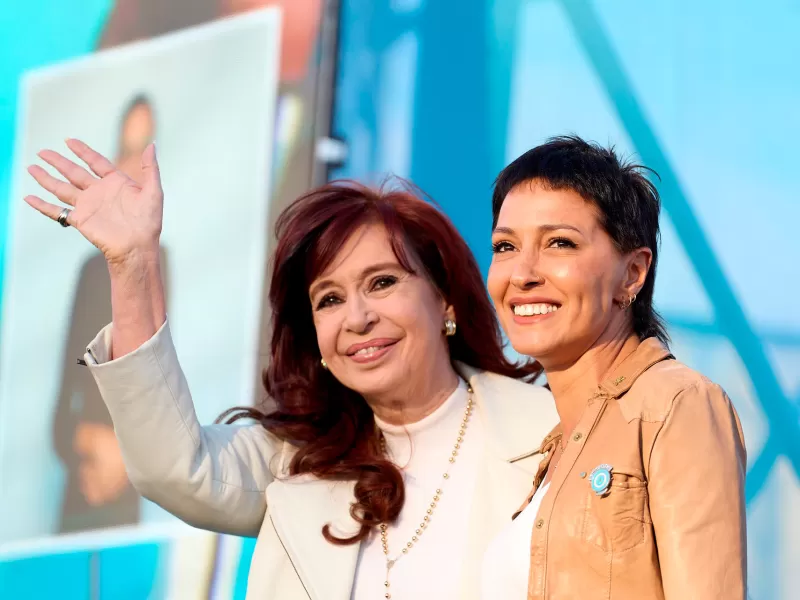 “Vale más el amor del pueblo”: Mayra Mendoza defendió a Cristina Kirchner y llamó a movilizarse