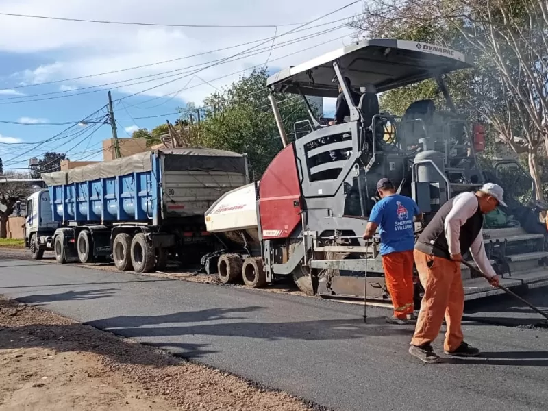 Ing. Maschwitz: la Municipalidad pavimenta 10 cuadras clave para descomprimir avenida Villanueva
