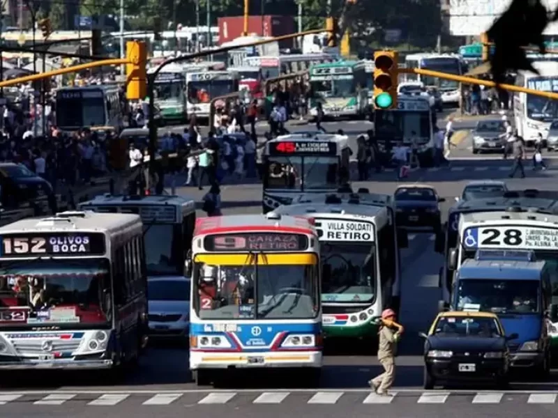 Paro de colectivos de la MOGSM: ocho d&iacute;as de conflicto por sueldos adeudados y servicio paralizado