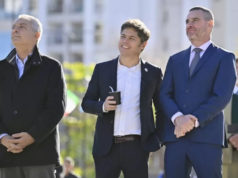 Kicillof y Alak inauguraron las obras de remodelación de Plaza Italia
