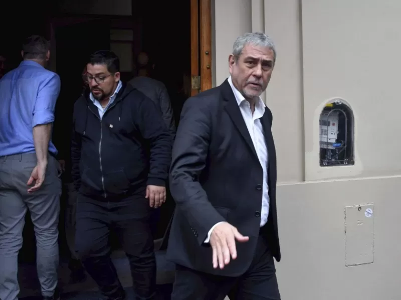 Ferraresi se planta ante Cristina y La Cámpora: evalúa romper si hay acuerdo con CFK en la Tercera
