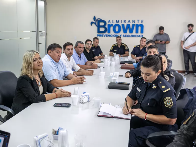 Fabiani y Paula Eichel se reunieron con autoridades policiales para seguir fortaleciendo la prevención