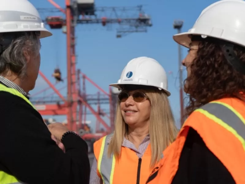 Puerto La Plata y Puerto Dock Sud firmaron un acuerdo para fortalecer la cooperación y el desarrollo logístico bonaerense