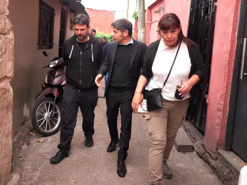 Lan&uacute;s y Kicillof recorrieron la base de la UTOI en Villa Adelina