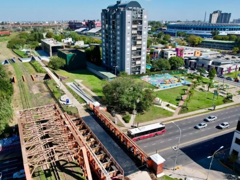 Ferraresi inauguró nuevos espacios verdes y obras comunitarias