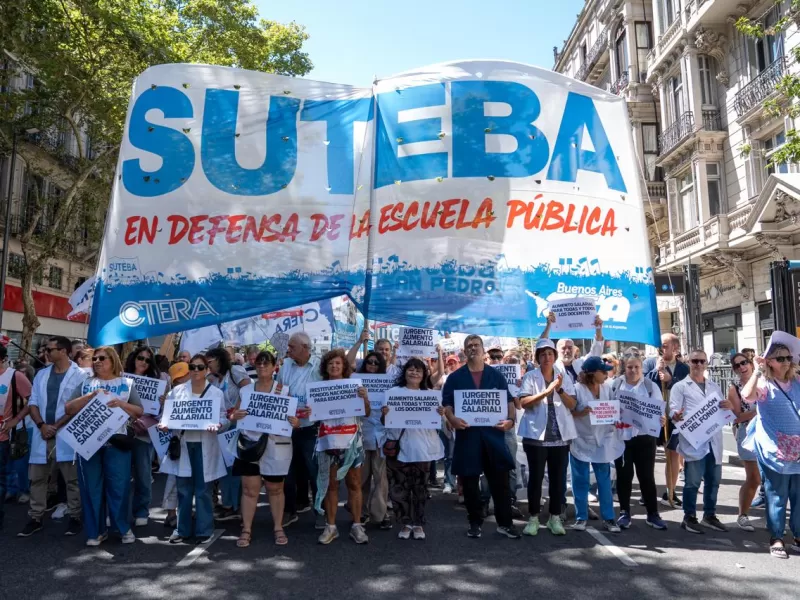 Docentes bonaerenses realizan un paro provincial en reclamo de mejoras salariales y laborales