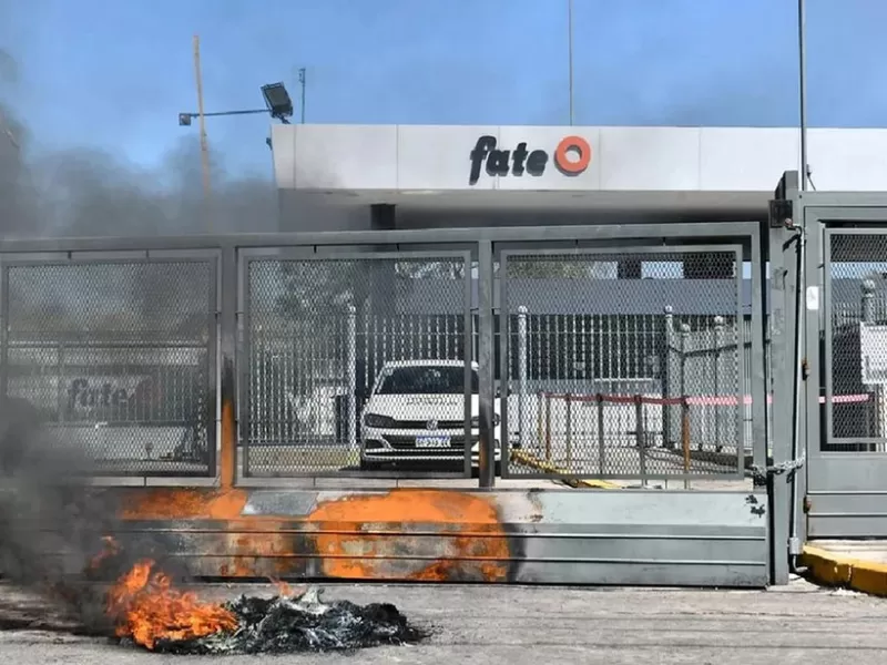 Conciliaci&oacute;n obligatoria por el cierre de Fate: el Gobierno convoca a audiencia y el gremio denuncia incumplimientos