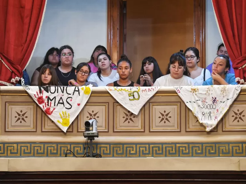 Verónica Magario: “Los argentinos quieren que la democracia les garantice los derechos que necesitan”