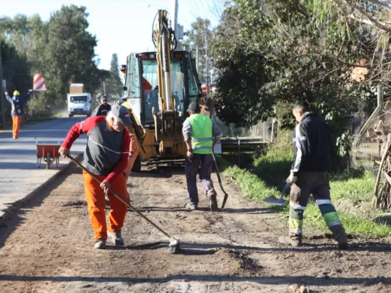 Nuevo asfalto e hidráulica: La obra en una vía neurálgica de Villa Elvira ya supera el 75% de avance