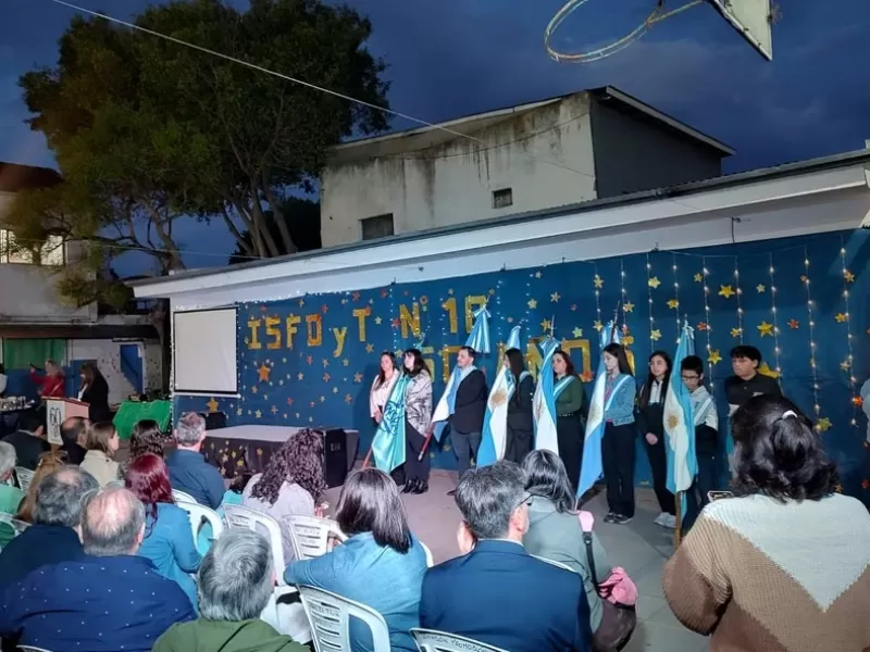 El Instituto N&deg; 18 de Banfield celebr&oacute; 60 a&ntilde;os formando docentes y profesionales