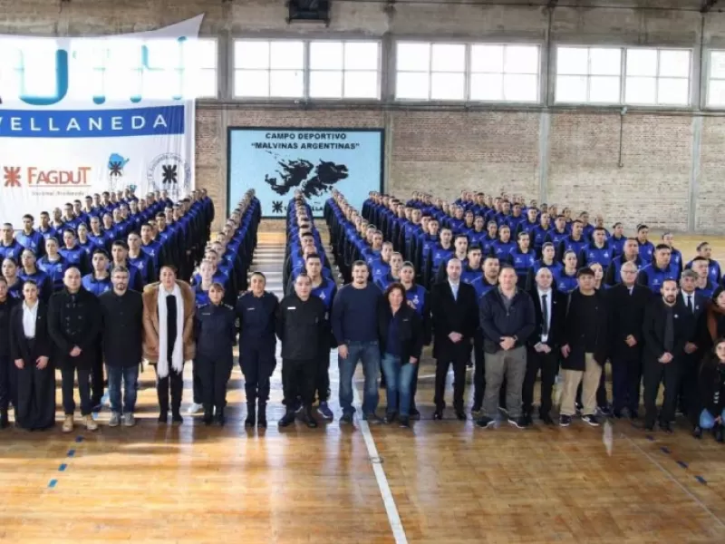 Cadetes de la Polic&iacute;a Municipal juraron lealtad a la Bandera Nacional