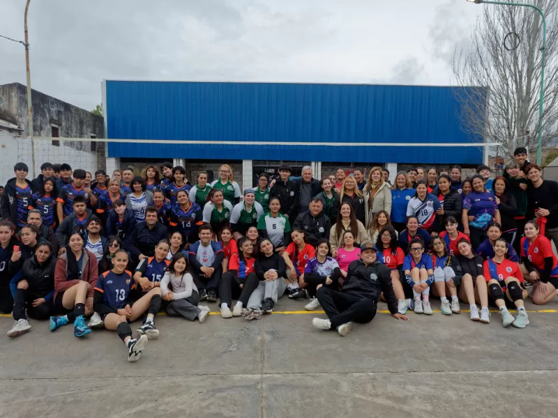 Carlos Balor acompa&ntilde;&oacute; la 36&ordf; edici&oacute;n de la Copa Solidaria de V&oacute;ley