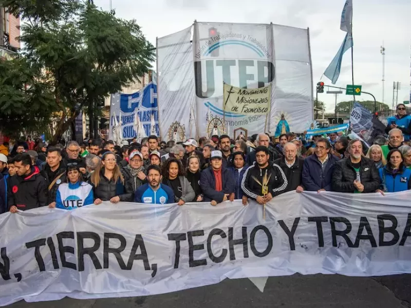 Protesta nacional de la UTEP por la eliminaci&oacute;n del salario social complementario y su impacto en la econom&iacute;a popular