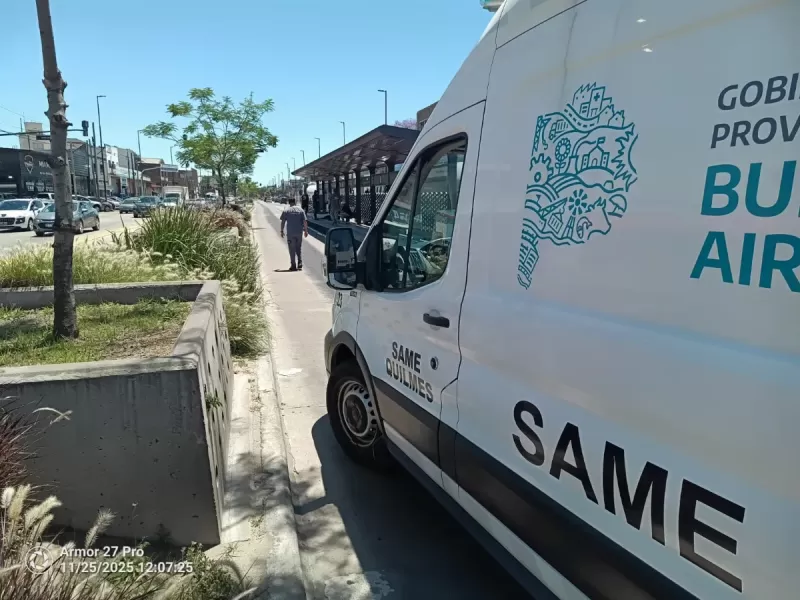 Un hombre murió de un infarto mientras esperaba el colectivo y sospechan un golpe de calor