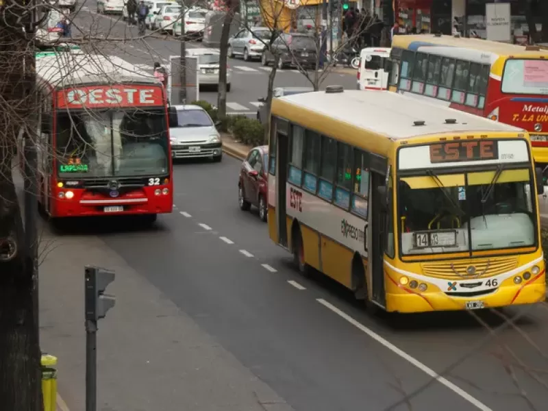 Empresas de transporte piden subir el boleto tras acuerdo con el Gobierno y anticipan mejoras graduales en el servicio