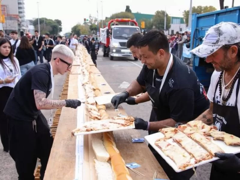Caos durante un festival gastron&oacute;mico por el 25 de Mayo y el aniversario de &ldquo;El Tano&rdquo;